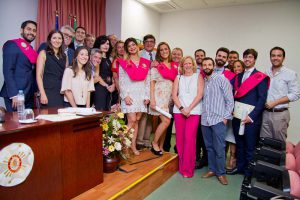 En este momento estás viendo Acto de graduación de los alumnos del Máster de Cirugía Oral de la Universidad de Sevilla