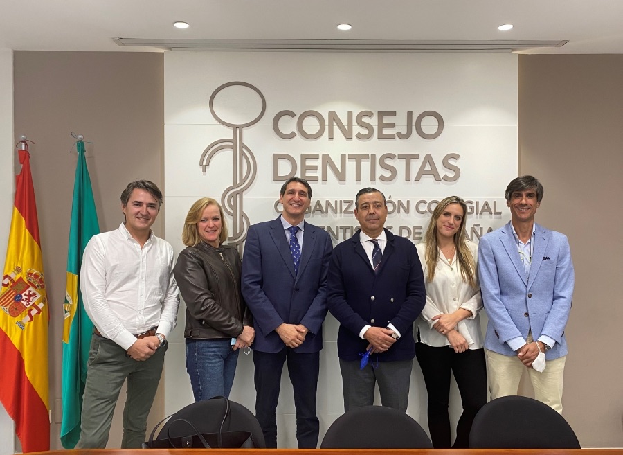 En este momento estás viendo Los presidentes del Consejo General de Dentistas y SECIB se reúnen para tratar la creación de especialidades en Odontología